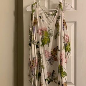 Umgee Size 1XL/2XL Cold Shoulder Top